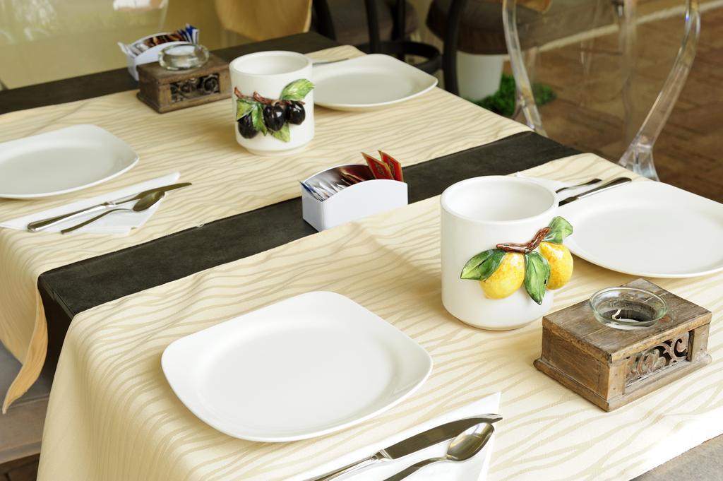 Eco Hotel Bonapace Torbole Sul Garda Ngoại thất bức ảnh