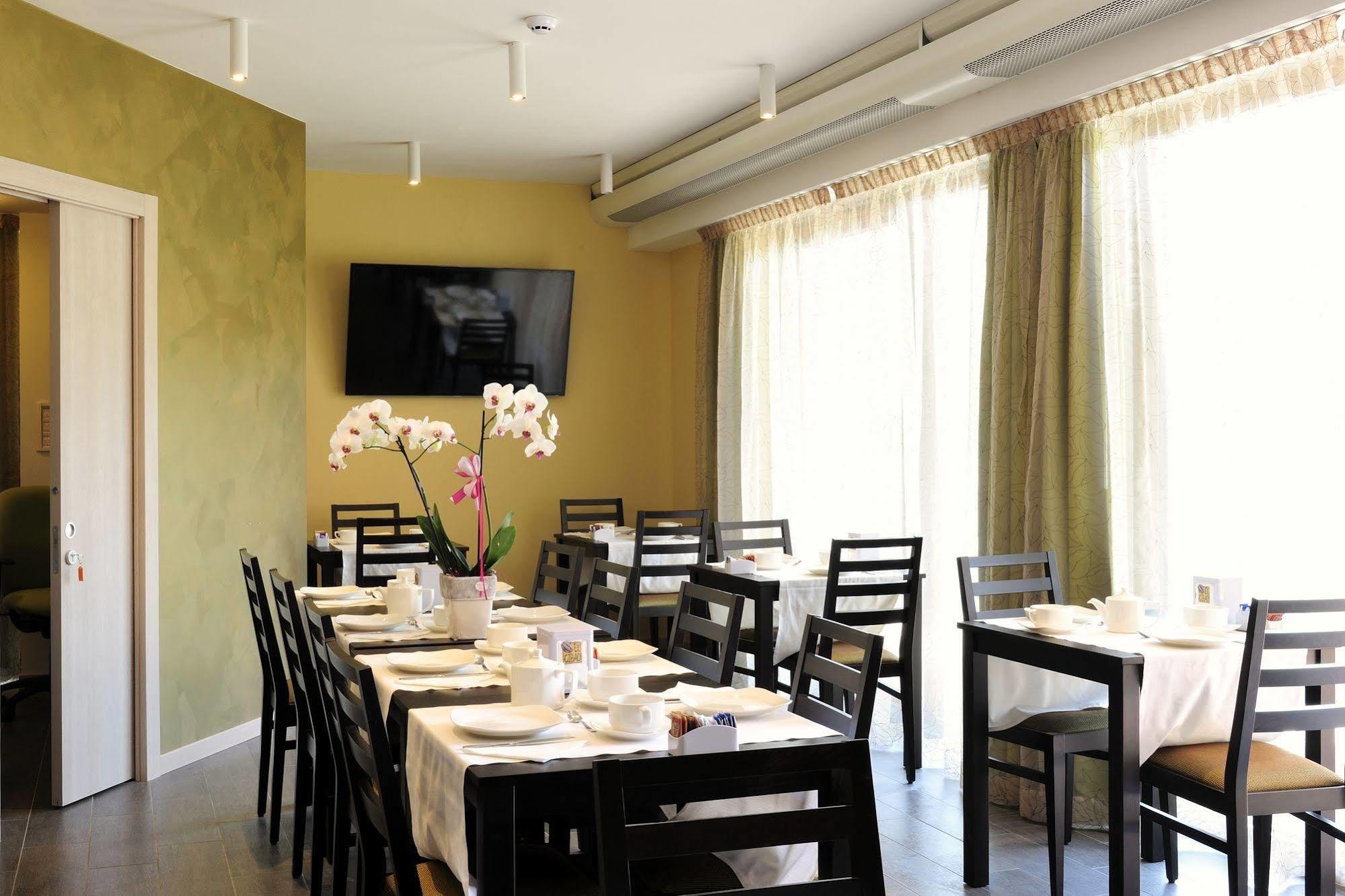 Eco Hotel Bonapace Torbole Sul Garda Ngoại thất bức ảnh