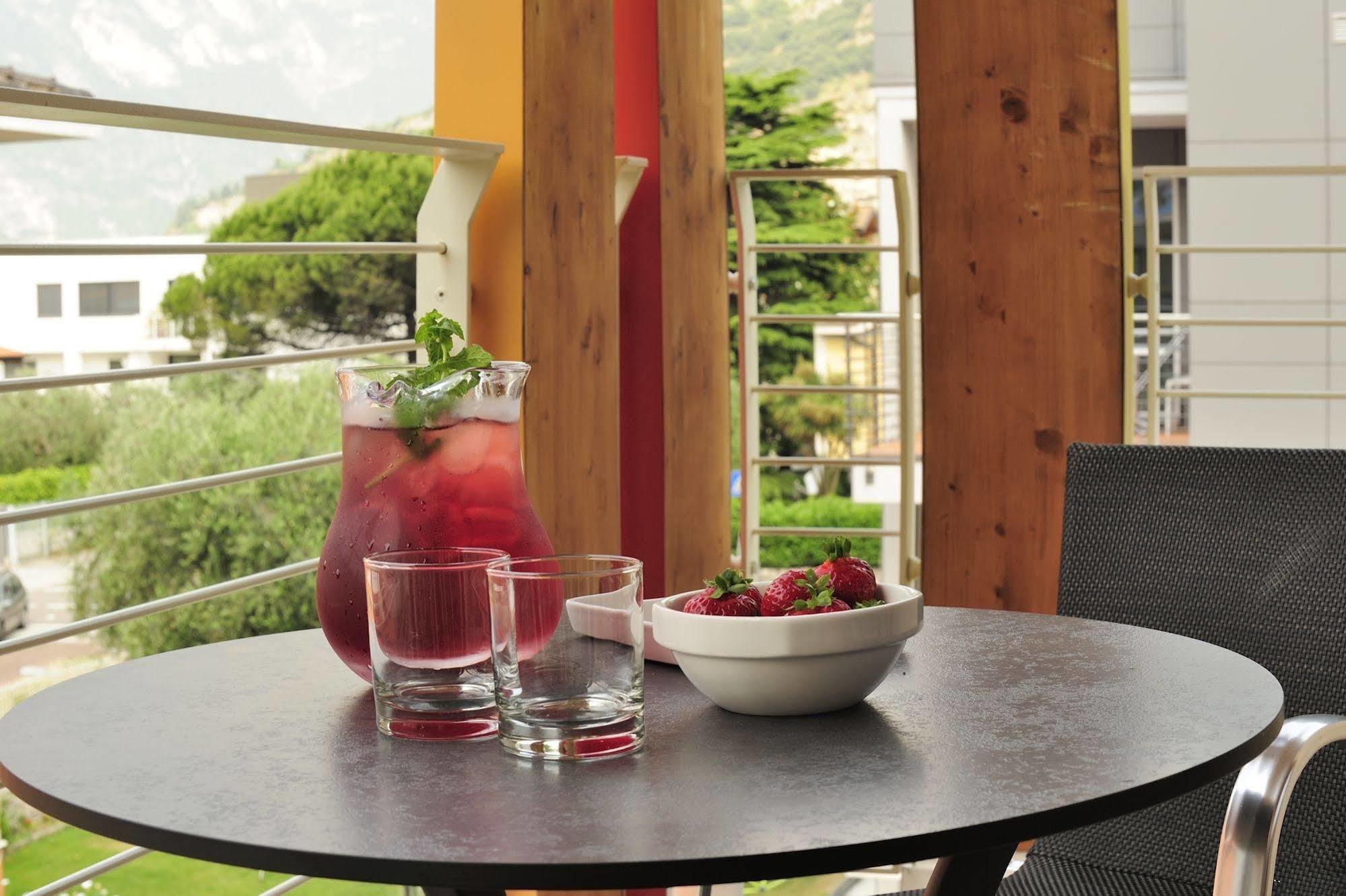 Eco Hotel Bonapace Torbole Sul Garda Ngoại thất bức ảnh